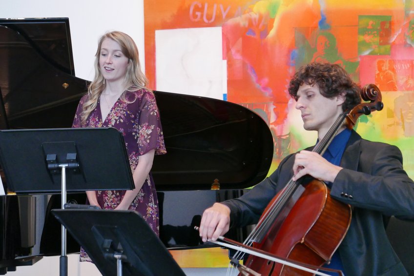 Stop, Look and Listen! | The Curatorial Vision of Walter Hopps