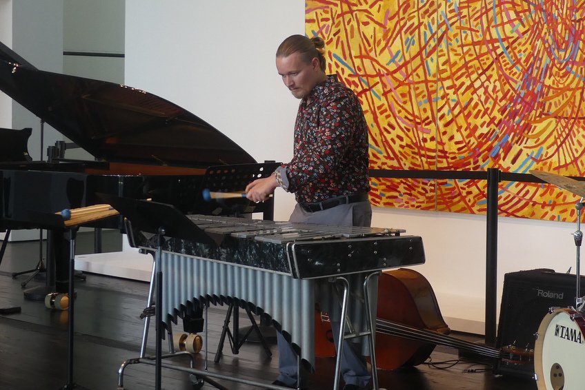 Stop, Look and Listen! | The Iconic Portrait Strand