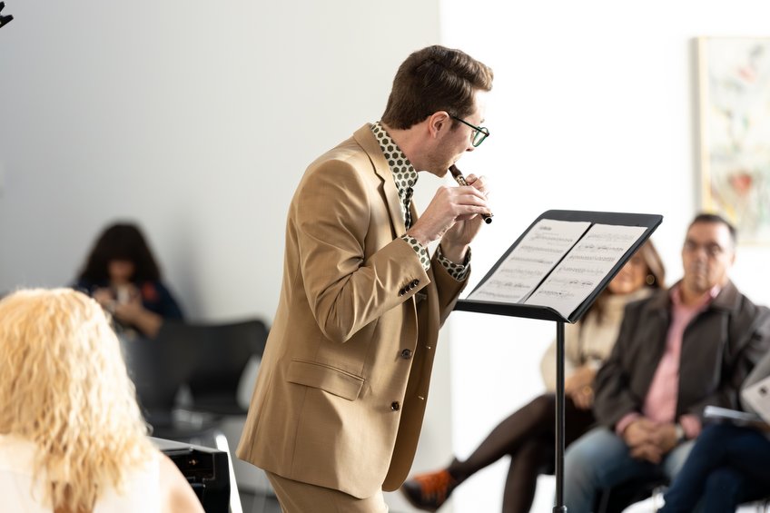 Stop, Look and Listen! | Ruth Asawa Through Line